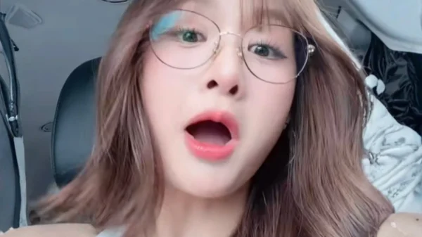 "Thánh nữ Bida" Gấm Kami tung video cận mặt thể hiện thái độ trước làn sóng chỉ trích nội dung thiếu chuẩn mực kenhtingame com thumb quot thanh nu bida quot gam kami tung video can mat the hien thai do truoc lan song chi trich noi dung thieu chuan muc 48211776599946067 940w