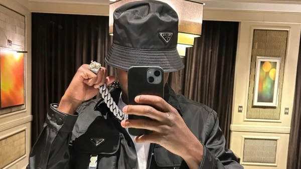 Bắt khẩn cấp nam ca sĩ nổi tiếng vì tội nghiêm trọng, thái độ cười cợt gây sốc kenhtingame com thumb bat khan cap nam ca si noi tieng vi toi nghiem trong thai do cuoi cot gay soc 672f1775697111408 940w