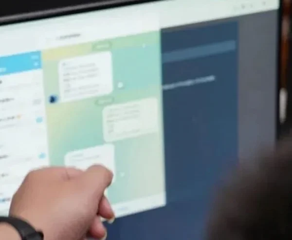 Biết chồng chuyển tiền cho kẻ lừa đảo, vợ mặc kệ vì nghĩ “anh ấy không có tiền", ai dè công an báo tài khoản có 1,5 tỷ đồng kenhtingame com thumb biet chong chuyen tien cho ke lua dao vo mac ke vi nghi anh ay khong co tien quot ai de cong an bao tai khoan co 1 5 ty dong 94f71775704067672 940w