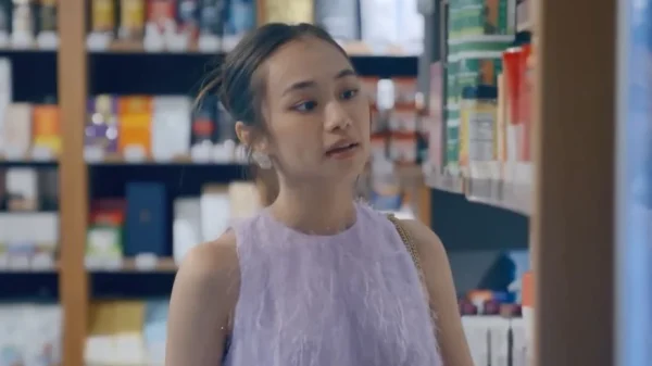 Bóng Ma Hạnh Phúc lộ hạt sạn ngớ ngẩn vô cùng kenhtingame com thumb bong ma hanh phuc lo hat san ngo ngan vo cung 05341776652385108 940w