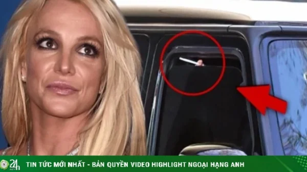 Britney Spears bị chỉ trích khi hút thuốc ở trạm xăng kenhtingame com thumb britney spears bi chi trich khi hut thuoc o tram xang 801c1775213682196 940w