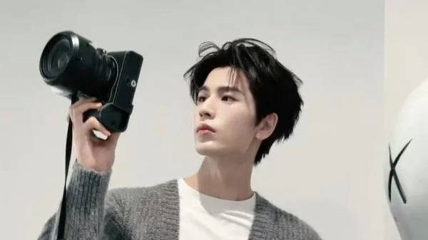 Bức ảnh vạch trần thói phông bạt của Trương Lăng Hách kenhtingame com thumb buc anh vach tran thoi phong bat cua truong lang hach 00cf1776405347401 940w