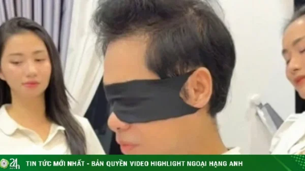 Ca sĩ Ngọc Sơn gây sốt khi bịt mắt đánh đàn điệu nghệ cho 2 á quân hát kenhtingame com thumb ca si ngoc son gay sot khi bit mat danh dan dieu nghe cho 2 a quan hat 616d1775808503118 940w