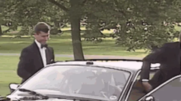 Cả thế giới không thể quên "chiếc váy trả thù" của Công nương Diana: Đằng sau vẻ nữ thần kiêu hãnh này là một câu chuyện dài đau buồn kenhtingame com thumb ca the gioi khong the quen quot chiec vay tra thu quot cua cong nuong diana dang sau ve nu than kieu hanh nay la mot cau chuyen dai dau buon 96b31775899378235 940w