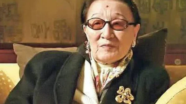 Cách cách cuối cùng của nhà Thanh sống đến năm 2014, lúc cuối đời mới công khai bí mật của gia tộc kenhtingame com thumb cach cach cuoi cung cua nha thanh song den nam 2014 luc cuoi doi moi cong khai bi mat cua gia toc de491775638078691 940w