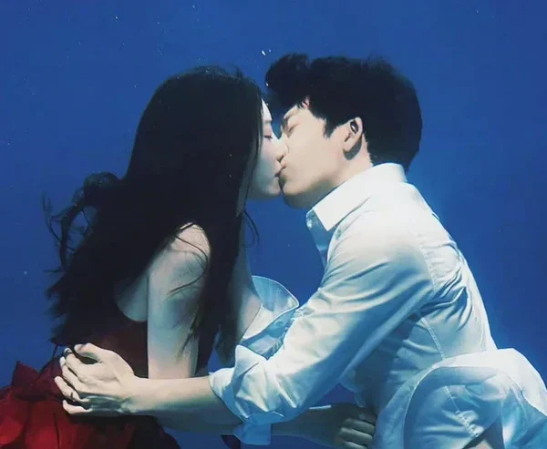 cảnh hôn đẹp như thơ của Tỉnh Bách Nhiên và Thái Văn Tịnh kenhtingame com thumb canh hon dep nhu tho cua tinh bach nhien va thai van tinh bb831776005721251 940w