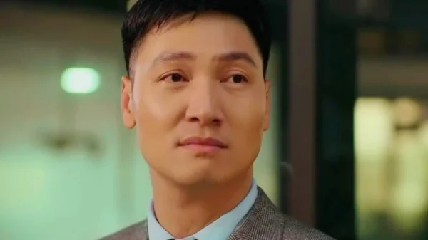 Cảnh quỳ lạy Mạnh Trường trong Bước Chân Vào Đời gây tranh luận kenhtingame com thumb canh quy lay manh truong trong buoc chan vao doi gay tranh luan b2d51775709186339 940w