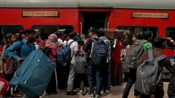 Cảnh tượng như thời Covid-19 bao trùm lên Ấn Độ, hàng trăm nghìn người đổ về các nhà ga, rời thành phố kenhtingame com thumb canh tuong nhu thoi covid 19 bao trum len an do hang tram nghin nguoi do ve cac nha ga roi thanh pho a5891775662759458 940w