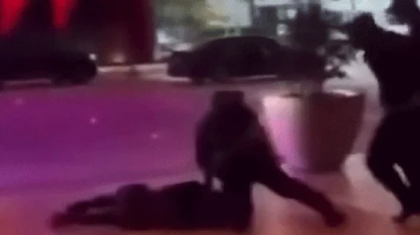 Chồng cũ của Cardi B vừa bị bắn ngay sau khi chụp hình với fan, tình trạng hiện tại ra sao? kenhtingame com thumb chong cu cua cardi b vua bi ban ngay sau khi chup hinh voi fan tinh trang hien tai ra sao 627a1775552642979 940w