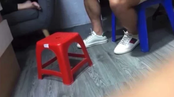 Chuyện thật như đùa: Ông chồng ở Tuyên Quang gọi vợ và bồ họp gia đình, bàn phương án sống chung để "gấp 3 yêu thương" kenhtingame com thumb chuyen that nhu dua ong chong o tuyen quang goi vo va bo hop gia dinh ban phuong an song chung de quot gap 3 yeu thuong quot d9741776610466171 940w