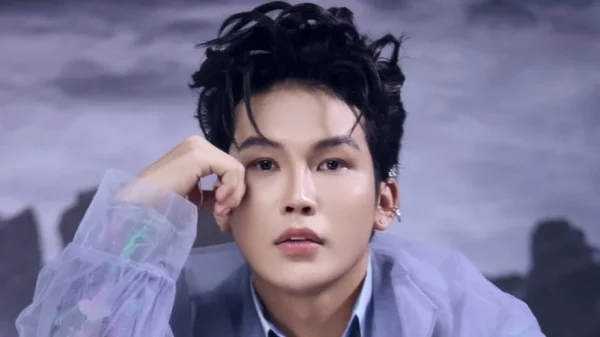 Cover bài mới của Hùng Huỳnh, nam ca sĩ khiến cả cõi mạng tranh cãi: Hay hơn bản gốc là được kenhtingame com thumb cover bai moi cua hung huynh nam ca si khien ca coi mang tranh cai hay hon ban goc la duoc 38ed1775125703638 940w