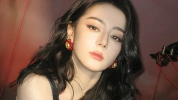 Cúc Tịnh Y đè bẹp Địch Lệ Nhiệt Ba kenhtingame com thumb cuc tinh y de bep dich le nhiet ba f87e1775503406136 940w