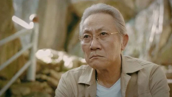 Cuộc sống vợ chồng của nam nghệ sĩ Việt nổi đình đám từng xin nghỉ đóng phim 3 ngày về quê cưới vợ kenhtingame com thumb cuoc song vo chong cua nam nghe si viet noi dinh dam tung xin nghi dong phim 3 ngay ve que cuoi vo cd9a1775732819616 940w