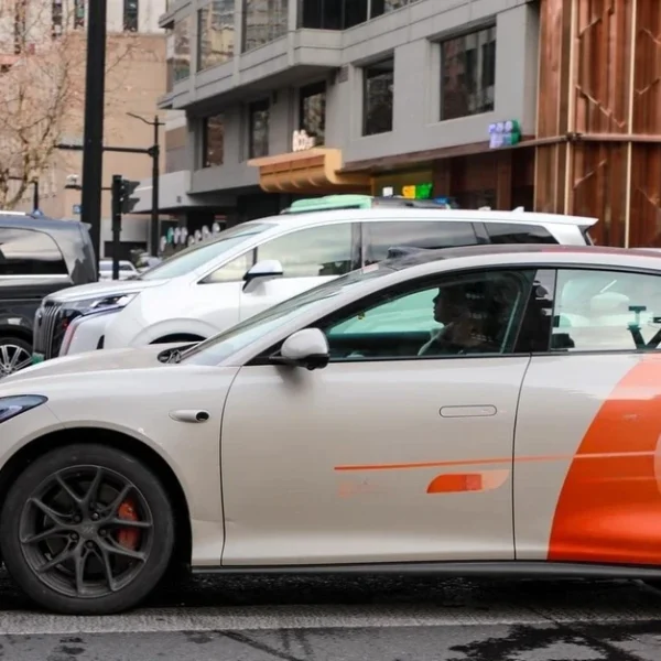 Đi 1km, tài xế taxi nhận được gần 20 triệu đồng: Cảnh sát vào cuộc điều tra, hé lộ bí mật sau “cuốc xe 1.000km trong 9 phút” kenhtingame com thumb di 1km tai xe taxi nhan duoc gan 20 trieu dong canh sat vao cuoc dieu tra he lo bi mat sau cuoc xe 1000km trong 9 phut 4d8f1775915293232 940w