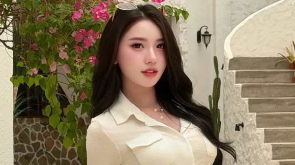 Diện đồ công sở đi cafe, hot girl khiến ai cũng phải gật gù thích thú với vóc dáng cực chuẩn kenhtingame com thumb dien do cong so di cafe hot girl khien ai cung phai gat gu thich thu voi voc dang cuc chuan 808f1775467839843 940w