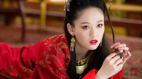 Đông Phương Bất Bại có thật sự bất bại không? kenhtingame com thumb dong phuong bat bai co that su bat bai khong ab7f1776690207129 940w