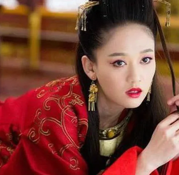 Đông Phương Bất Bại có thật sự bất bại không? kenhtingame com thumb dong phuong bat bai co that su bat bai khong ab7f1776690207129 940w