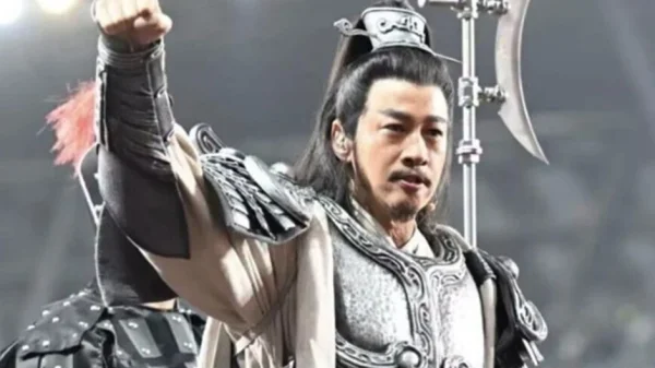 Hà Nhuận Đông hóa thân Tây Sở Bá Vương Hạng Vũ trên sân bóng, khí chất "vô đối" sau 14 năm kenhtingame com thumb ha nhuan dong hoa than tay so ba vuong hang vu tren san bong khi chat quot vo doi quot sau 14 nam 7a441776843681478 940w