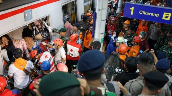 Hiện trường thảm kịch 2 tàu hỏa đâm nhau tại Indonesia: Ít nhất 7 người thiệt mạng, 81 người bị thương kenhtingame com thumb hien truong tham kich 2 tau hoa dam nhau tai indonesia it nhat 7 nguoi thiet mang 81 nguoi bi thuong 7c741777374143980 940w