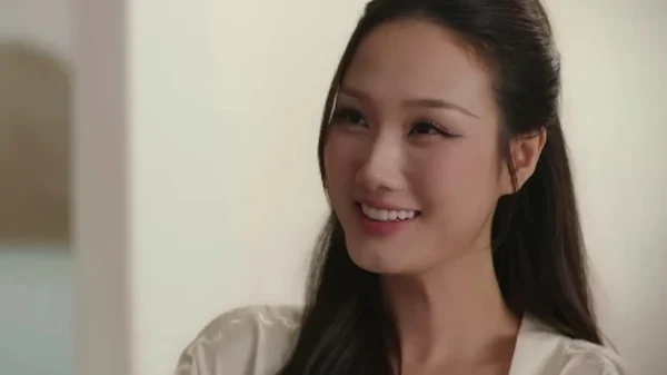 Hoàng Khánh Ly: Phản diện cứu cả bộ phim Bước Chân Vào Đời kenhtingame com thumb hoang khanh ly phan dien cuu ca bo phim buoc chan vao doi 8f301776741825168 940w