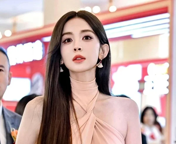 Hỏi khắp Trung Quốc ai dám tự nhận đẹp hơn mỹ nhân này: Nữ thần của các nữ thần, ngắm ngàn lần không chán kenhtingame com thumb hoi khap trung quoc ai dam tu nhan dep hon m nhan nay nu than cua cac nu than ngam ngan lan khong chan 848d1775295095609 940w