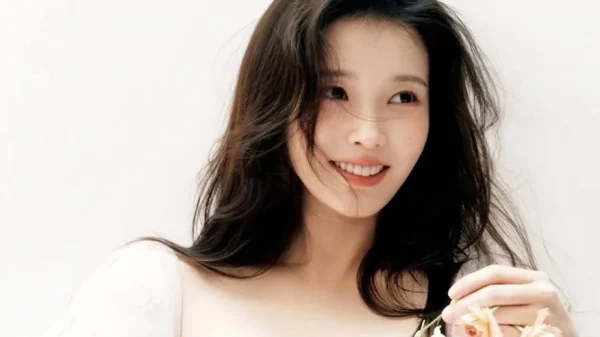 IU tuổi 33 vẫn như mới học cấp 2, thời gian phải chịu thua kenhtingame com thumb iu tuoi 33 van nhu moi hoc cap 2 thoi gian phai chiu thua 9e971775278644063 940w