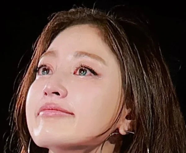 Jihyo (TWICE) rơi lệ khiến 9 triệu người xót xa, bị chê hết thời mà có cả concert đi vào lịch sử kenhtingame com thumb jihyo twice roi le khien 9 trieu nguoi xot xa bi che het thoi ma co ca concert di vao lich su f6a41777476248754 940w