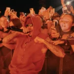 Justin Bieber trở lại Coachella, hoà vào đám đông 125 nghìn người, đứng yên cho fan ôm chặt kenhtingame com thumb justin bieber tro lai coachella hoa vao dam dong 125 nghin nguoi dung yen cho fan om chat e61b1776581837009 940w