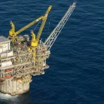 Khoan sâu xuống đáy biển, cột khí cao 160 mét bất ngờ phun lên ngùn ngụt, phát hiện 'kho báu' trữ lượng 100 triệu thùng kenhtingame com thumb khoan sau xuong day bien cot khi cao 160 met bat ngo phun len ngun ngut phat hien kho bau tru luong 100 trieu thung b8b21776147530000 940w