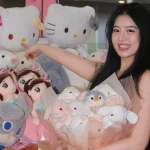 Khoảnh khắc "gắp thú bông" của hot girl xinh đẹp khiến người xem phải thốt lên "tuyệt đối điện ảnh" kenhtingame com thumb khoanh khac quot gap thu bong quot cua hot girl xinh dep khien nguoi xem phai thot len quot tuyet doi dien anh quot 5d271776324326279 940w