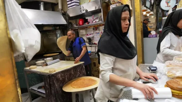 Kinh tế Iran “khó chồng khó” tăng trưởng GDP gần như bằng 0, một viên thuốc giờ lên hơn 3,5 triệu đồng kenhtingame com thumb kinh te iran kho chong kho tang truong gdp gan nhu bang 0 mot vien thuoc gio len hon 3 5 trieu dong 77a91775808764500 940w