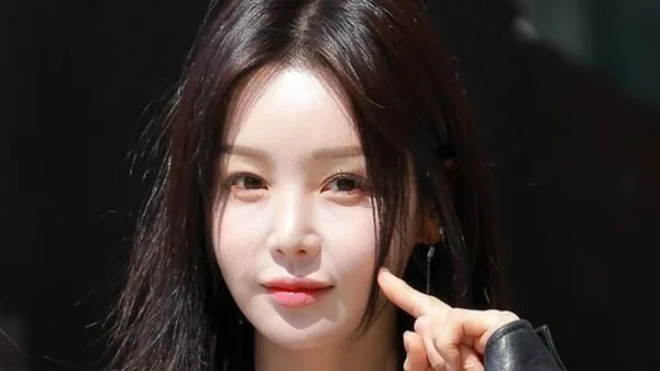 Mỹ nhân U50 đi hát 20 năm vãna trẻ khó tin kenhtingame com thumb m nhan u50 di hat 20 nam vana tre kho tin 0e0f1775624682371 940w