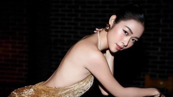 Mỹ nhân Việt đóng phim dẫn đầu phòng vé: Mẹ đơn thân gợi cảm, giàu có ở tuổi 33 kenhtingame com thumb m nhan viet dong phim dan dau phong ve me don than goi cam giau co o tuoi 33 1c8c1776765633674 940w