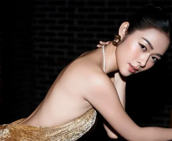 Mỹ nhân Việt đóng phim dẫn đầu phòng vé: Mẹ đơn thân gợi cảm, giàu có ở tuổi 33 kenhtingame com thumb m nhan viet dong phim dan dau phong ve me don than goi cam giau co o tuoi 33 1c8c1776765633674 940w