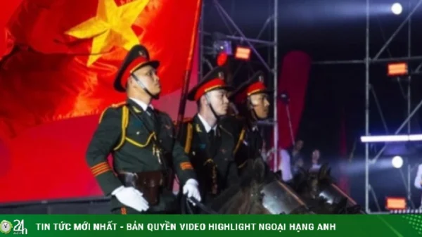 Mãn nhãn màn diễu binh của các lực lượng Công an, Quân đội tại concert Âm vang Tổ quốc kenhtingame com thumb man nhan man dieu binh cua cac luc luong cong an quan doi tai concert am vang to quoc eef91777460755257 940w