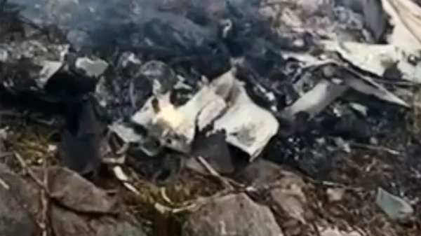 Máy bay rơi xuống núi rồi bốc cháy dữ dội, toàn bộ người trên khoang thiệt mạng kenhtingame com thumb may bay roi xuong nui roi boc chay du doi toan bo nguoi tren khoang thiet mang 95951777377366045 940w