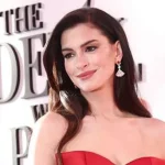 Mở mắt đúng cách thấy là thấy Anne Hathaway hôn Dakota Johnson kenhtingame com thumb mo mat dung cach thay la thay anne hathaway hon dakota johnson 70b71777386132980 940w