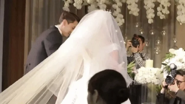 Nam diễn viên ly hôn nữ đại gia đúng dịp kỷ niệm 1 năm ngày cưới, vừa bị cắt sóng vì 1 câu nói của vợ cũ kenhtingame com thumb nam dien vien ly hon nu dai gia dung dip ky niem 1 nam ngay cuoi vua bi cat song vi 1 cau noi cua vo cu 06e11775984303171 940w