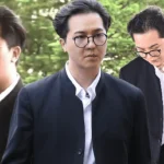 Nam nghệ sĩ cúi gằm mặt hầu tòa vào sáng nay, bị đề nghị 1 năm 6 tháng tù: "Tôi đang mắc chứng rối loạn lưỡng cực và rối loạn hoảng sợ" kenhtingame com thumb nam nghe si cui gam mat hau toa vao sang nay bi de nghi 1 nam 6 thang tu quot toi dang mac chung roi loan luong cuc va roi loan hoang so quot bb5c1776752169929 940w