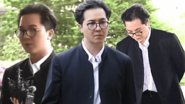 Nam nghệ sĩ cúi gằm mặt hầu tòa vào sáng nay, bị đề nghị 1 năm 6 tháng tù: "Tôi đang mắc chứng rối loạn lưỡng cực và rối loạn hoảng sợ" kenhtingame com thumb nam nghe si cui gam mat hau toa vao sang nay bi de nghi 1 nam 6 thang tu quot toi dang mac chung roi loan luong cuc va roi loan hoang so quot bb5c1776752169929 940w