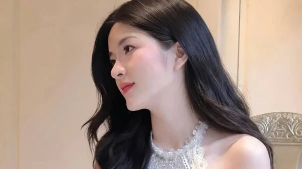 Ngẫu hứng biểu diễn ảo thuật, cô giáo xinh đẹp khiến CDM hết lời khen ngợi kenhtingame com thumb ngau hung bieu dien ao thuat co giao xinh dep khien cdm het loi khen ngoi 61ee1775975887180 940w