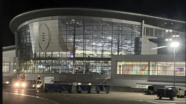 Người phụ nữ rơi từ độ cao hơn 15m, tử vong tại sân bay kenhtingame com thumb nguoi phu nu roi tu do cao hon 15m tu vong tai san bay 6e601777373677864 940w