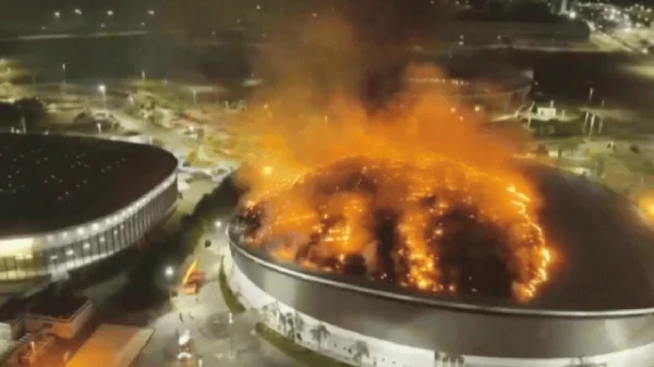 Nhà thi đấu Olympic Rio bốc cháy ngùn ngụt, mái tan chảy như “mạng nhện” kenhtingame com thumb nha thi dau olympic rio boc chay ngun ngut mai tan chay nhu mang nhen bb1d1775715141234 940w