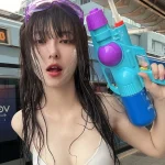 Nhan sắc gây mê của hot girl tại lễ hội té nước, hứng trọn combo đến "ướt nhẹp" vẫn cực kỳ quyến rũ kenhtingame com thumb nhan sac gay me cua hot girl tai le hoi te nuoc hung tron combo den quot uot nhep quot van cuc ky quyen ru 6edf1776434649629 940w