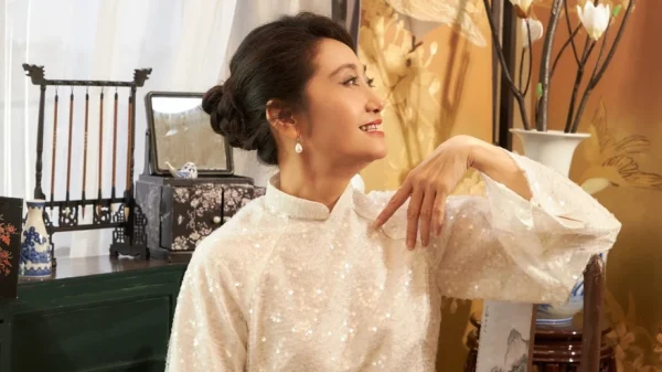 NS Hạnh Thuý đến dự tiệc nhà đại gia chỉ uống nước suối, mua 3 miếng đất ở TP.HCM kenhtingame com thumb ns hanh thuy den du tiec nha dai gia chi uong nuoc suoi mua 3 mieng dat o tphcm a0b51776417111503 940w