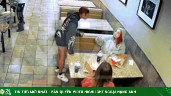 Nữ ca sĩ 26 tuổi bị fan tấn công, tát thẳng vào mặt trong quán ăn kenhtingame com thumb nu ca si 26 tuoi bi fan tan cong tat thang vao mat trong quan an 6cf11776549954014 940w