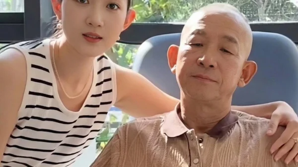 Ông chồng 61 tuổi để lại hơn 1000 tỷ cho vợ trẻ, bất chấp con cái ngăn cản vì 1 lý do kenhtingame com thumb ong chong 61 tuoi de lai hon 1000 ty cho vo tre bat chap con cai ngan can vi 1 ly do e0ea1775467271469 940w