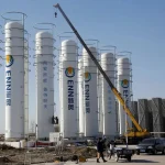 Phát hiện hàng loạt khối thép hình trụ cao bằng tòa nhà 20 tầng, quy mô lớn nhất thế giới tại Trung Quốc, chứa thứ không màu, không mùi, đủ cho cả trăm triệu người dùng trong hơn 2 tháng kenhtingame com thumb phat hien hang loat khoi thep hinh tru cao bang toa nha 20 tang quy mo lon nhat the gioi tai trung quoc chua thu khong mau khong mui du cho ca tram trieu nguoi dung trong hon 2 t