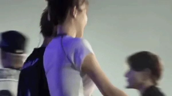 Quân A.P chính thức ra mắt vợ yêu 14 năm, nắm tay nhau công khai trên sân khấu kenhtingame com thumb quan ap chinh thuc ra mat vo yeu 14 nam nam tay nhau cong khai tren san khau 86571776723155074 940w