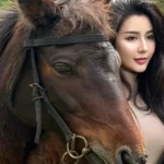 Rời yên ngựa để "xuống nước", hot girl làng kỵ sĩ gây bão với màn biến hình kenhtingame com thumb roi yen ngua de quot xuong nuoc quot hot girl lang ky si gay bao voi man bien hinh 43021775967508045 940w